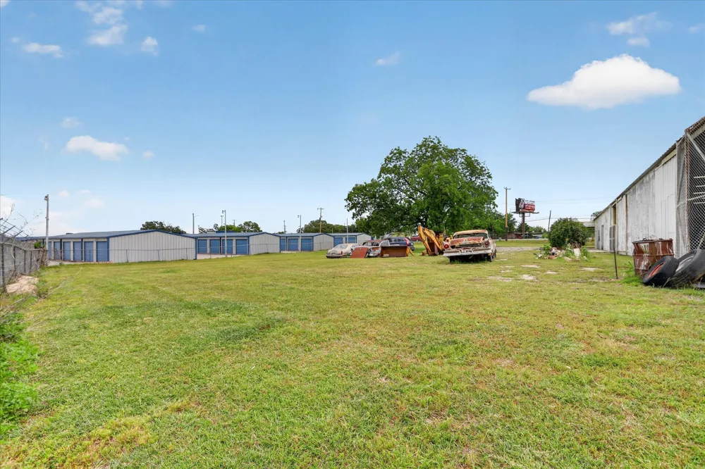1092 W Highway 199 Springtown, TX 76082