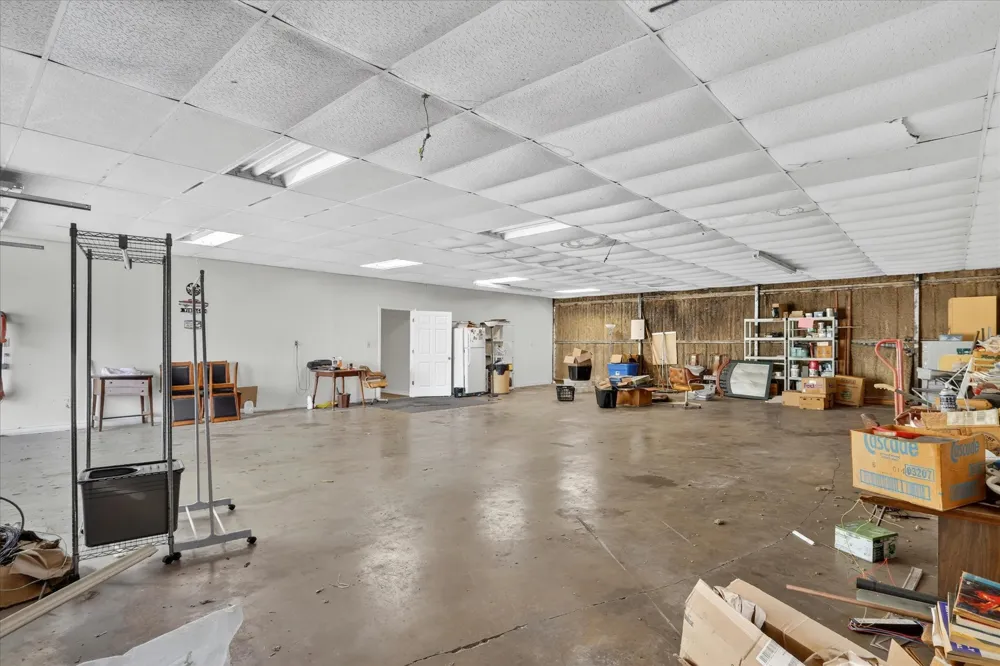 1092 W Highway 199 Springtown, TX 76082