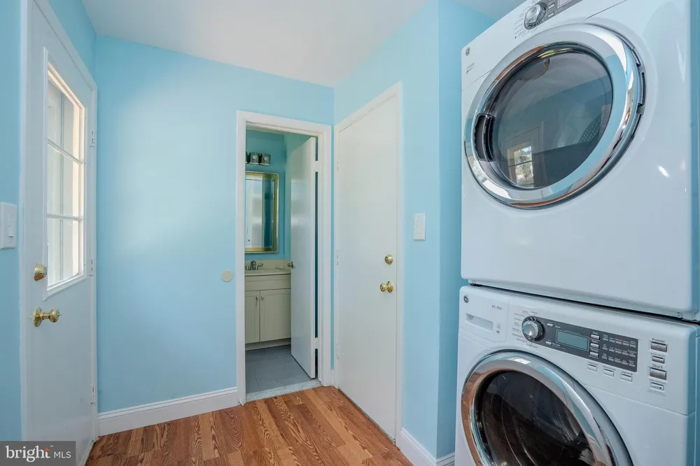 18 PARKER ROAD Plainsboro, NJ 08536