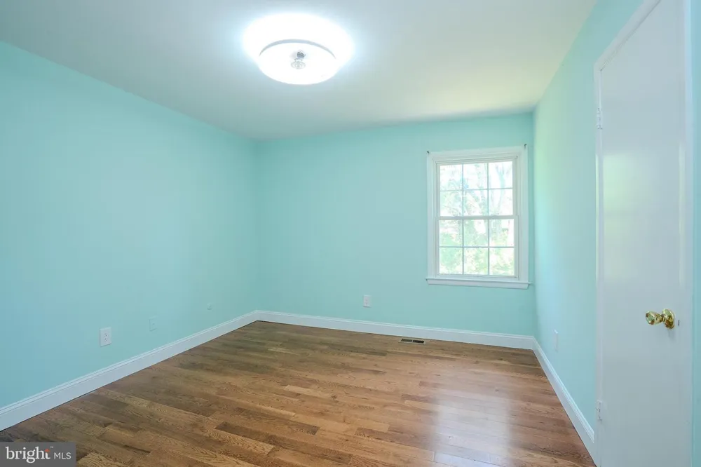 18 PARKER ROAD Plainsboro, NJ 08536
