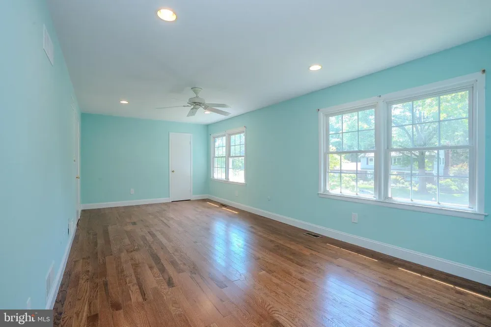 18 PARKER ROAD Plainsboro, NJ 08536