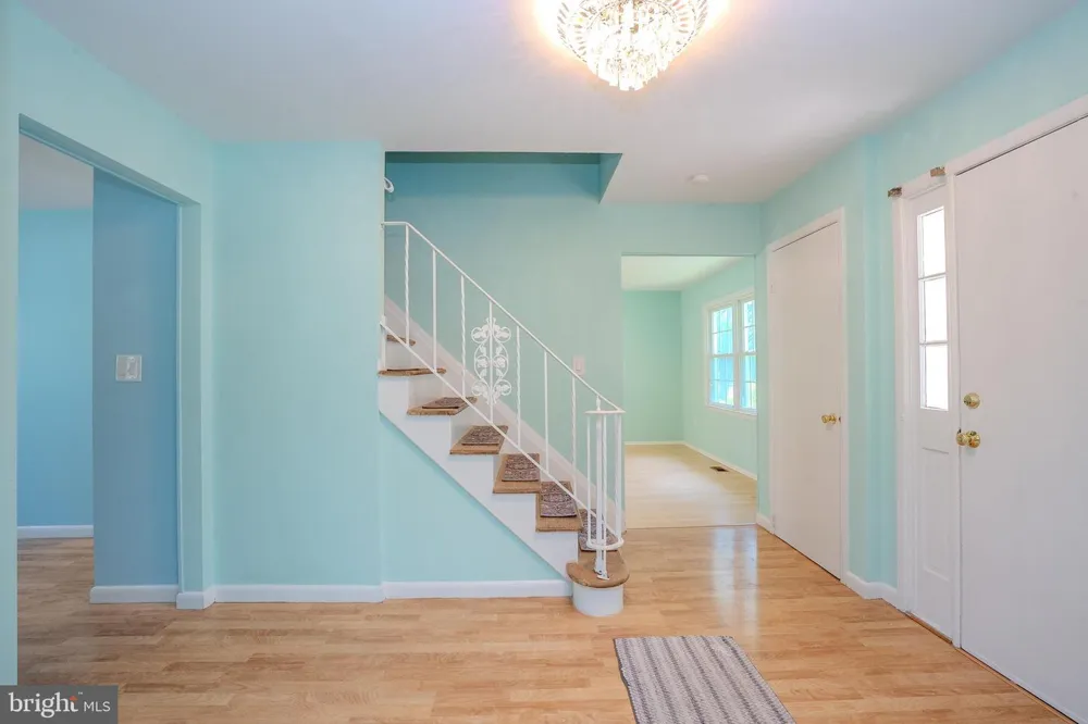 18 PARKER ROAD Plainsboro, NJ 08536