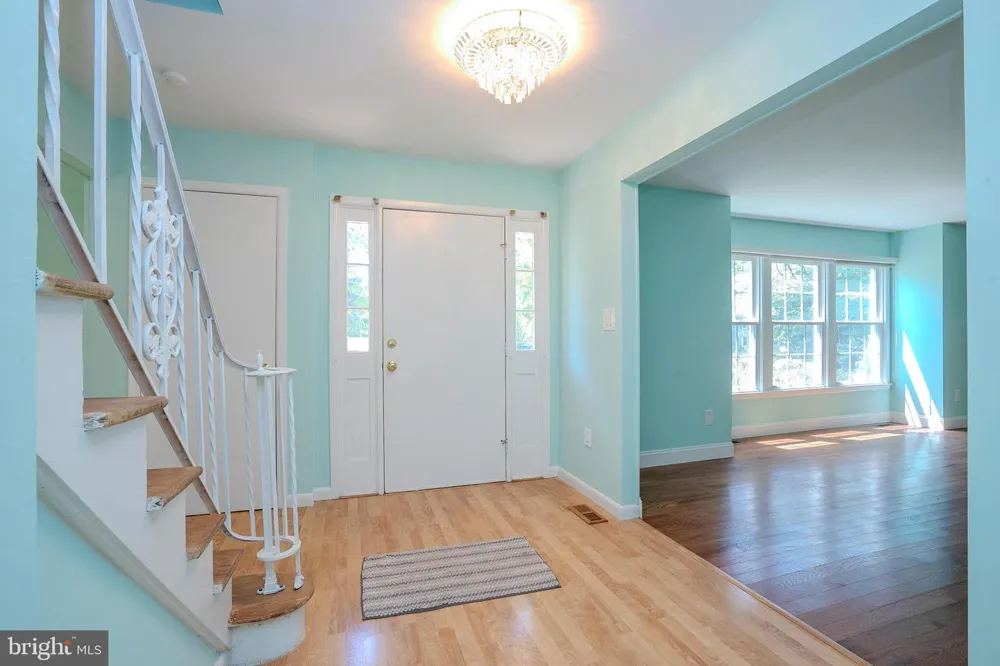 18 PARKER ROAD Plainsboro, NJ 08536