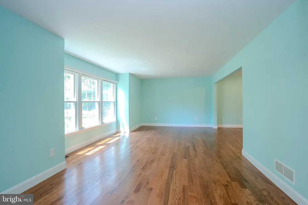 18 PARKER ROAD Plainsboro, NJ 08536