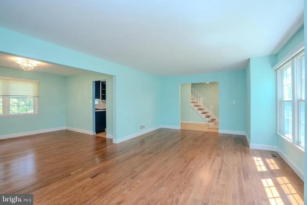 18 PARKER ROAD Plainsboro, NJ 08536