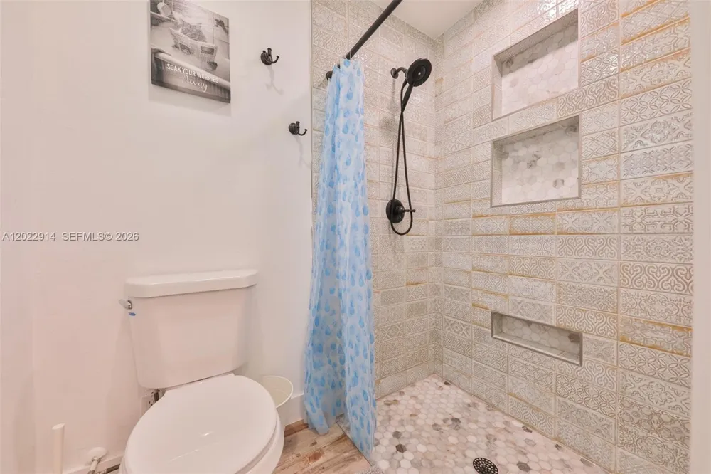 209 Bayshore Dr Cape Coral, FL 33904