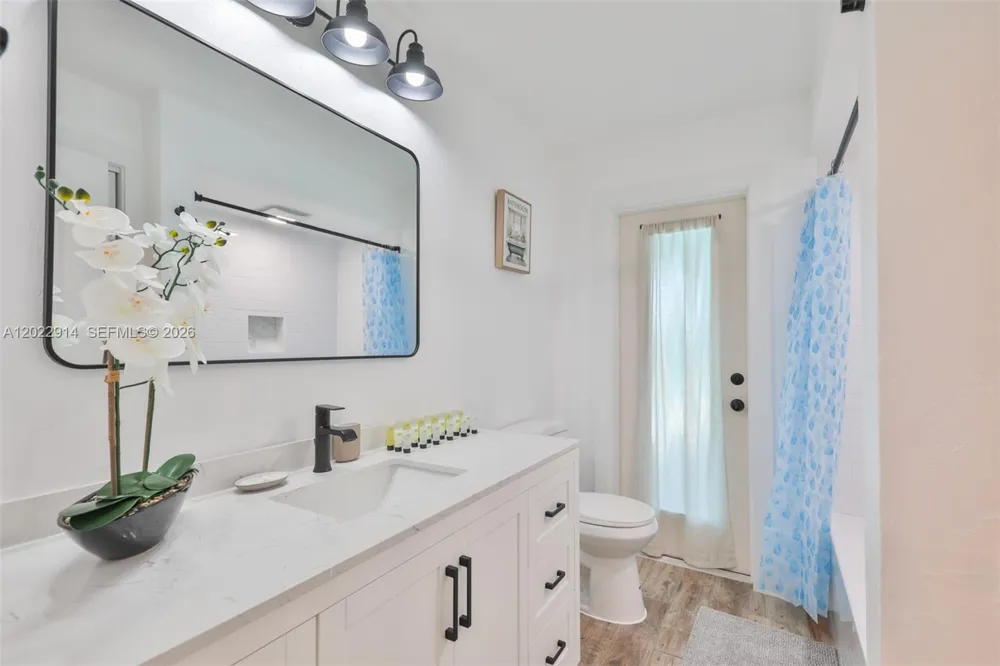 209 Bayshore Dr Cape Coral, FL 33904