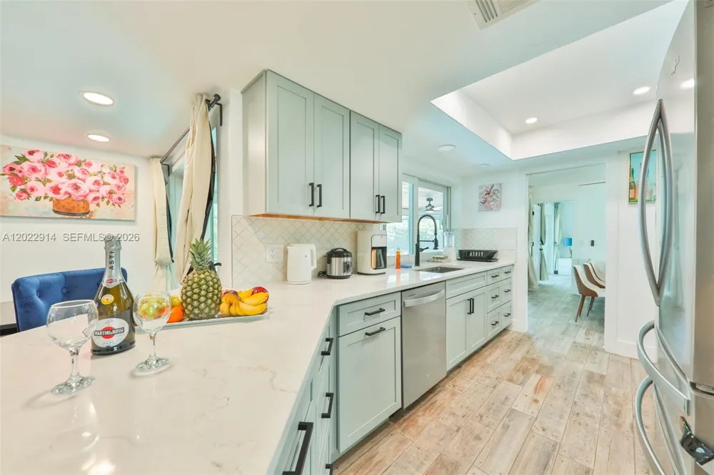 209 Bayshore Dr Cape Coral, FL 33904