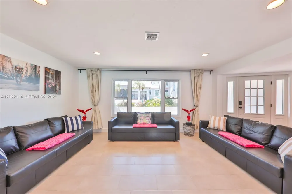 209 Bayshore Dr Cape Coral, FL 33904