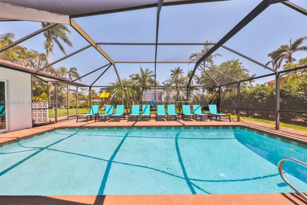 209 Bayshore Dr Cape Coral, FL 33904