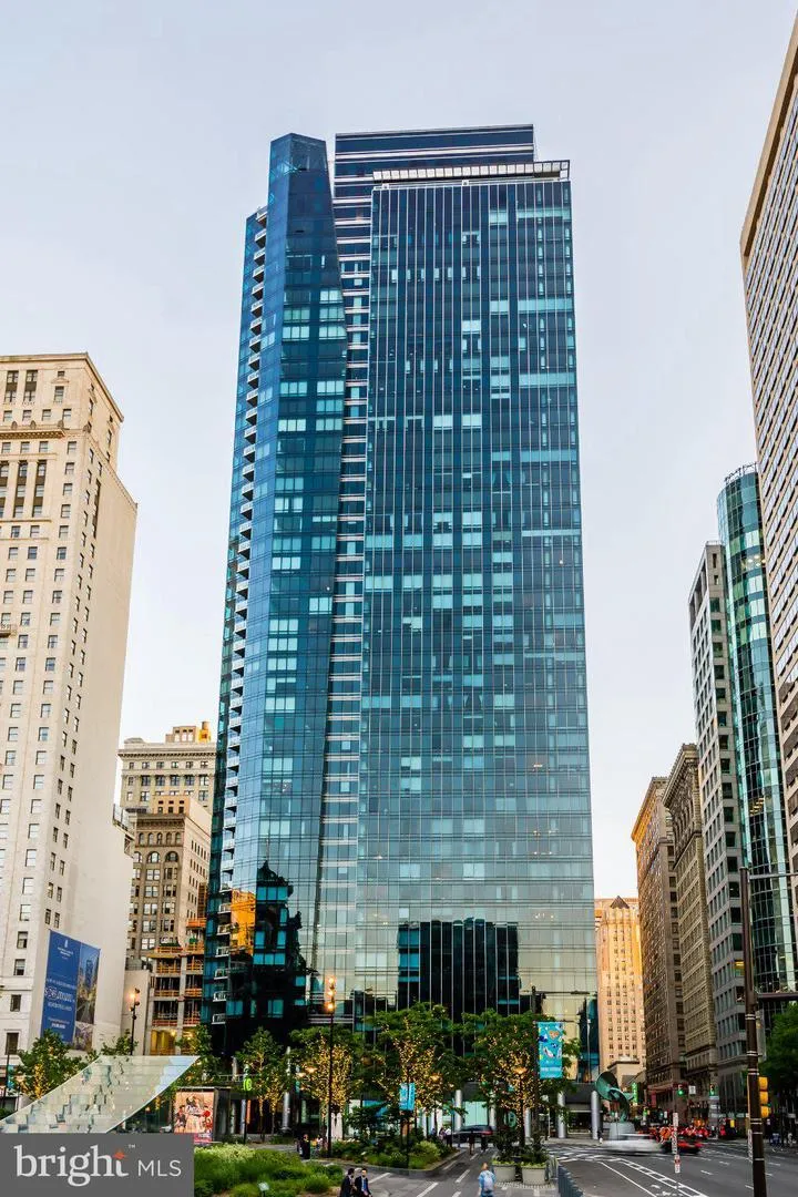 1414 S PENN SQUARE #18G Philadelphia, PA 19102