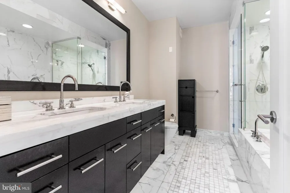 1414 S PENN SQUARE #18G Philadelphia, PA 19102