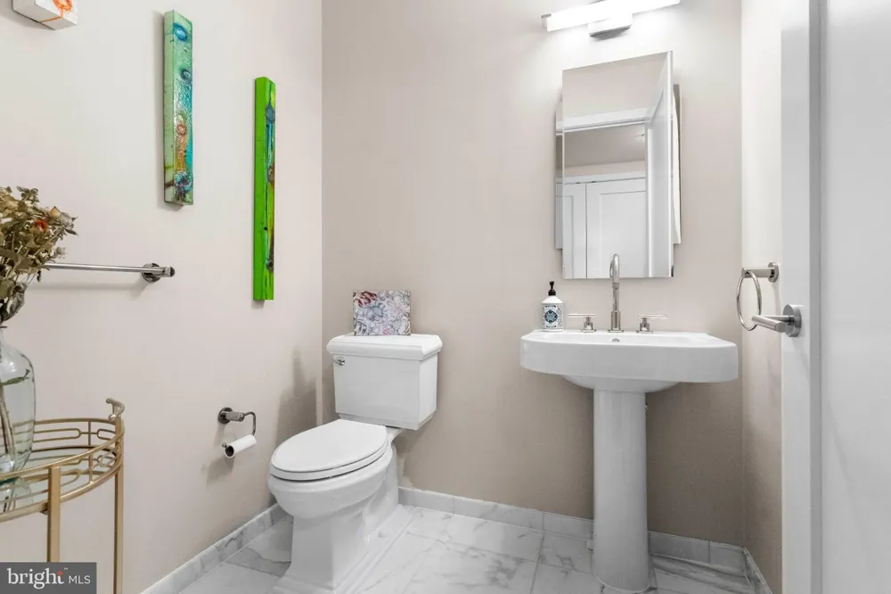 1414 S PENN SQUARE #18G Philadelphia, PA 19102