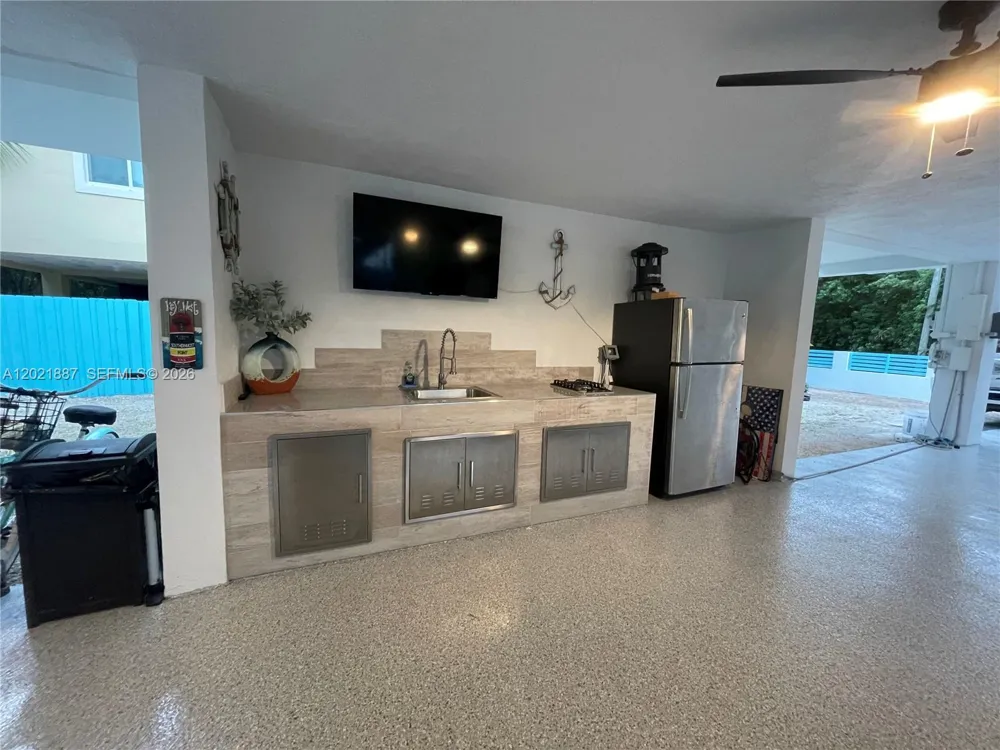 414 Coconut Dr Key Largo, FL 33037