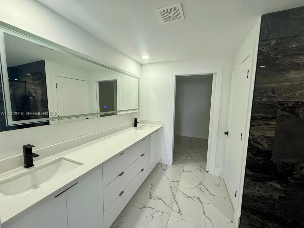 111 E NORTH SHORE AVE Other City - In The State Of Florida, FL 33917