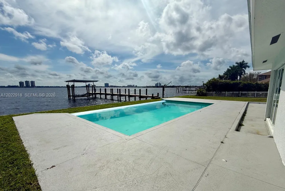 111 E NORTH SHORE AVE Other City - In The State Of Florida, FL 33917