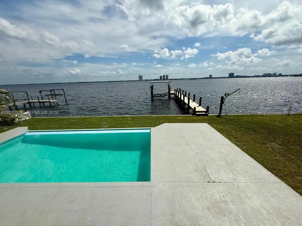 111 E NORTH SHORE AVE Other City - In The State Of Florida, FL 33917