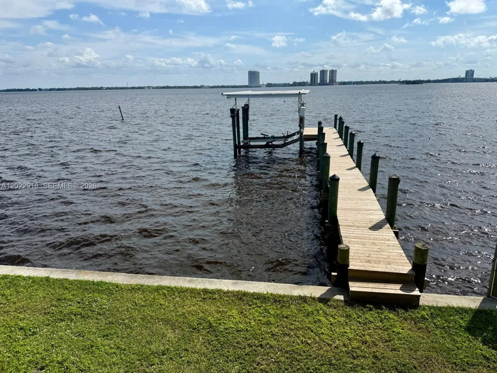 111 E NORTH SHORE AVE Other City - In The State Of Florida, FL 33917