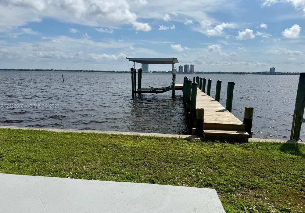 111 E NORTH SHORE AVE Other City - In The State Of Florida, FL 33917