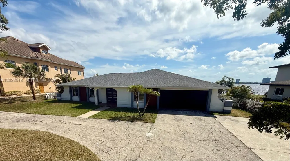111 E NORTH SHORE AVE Other City - In The State Of Florida, FL 33917