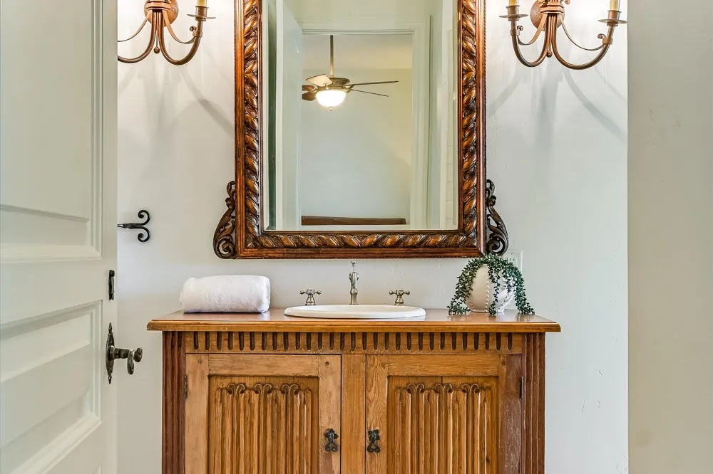 4646 Rockcliff Road Austin, TX 78746