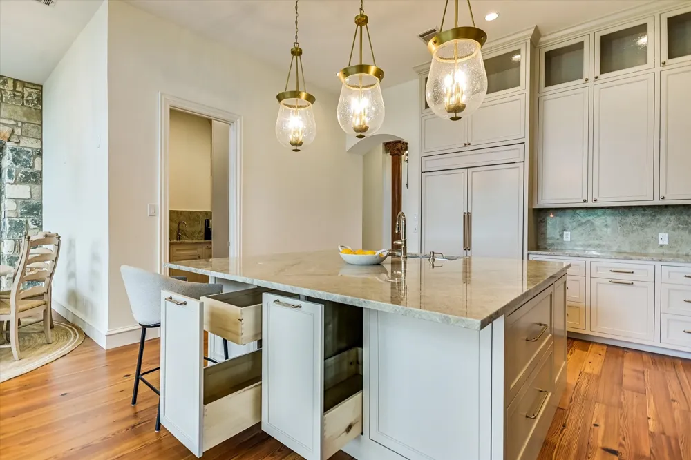 4646 Rockcliff Road Austin, TX 78746