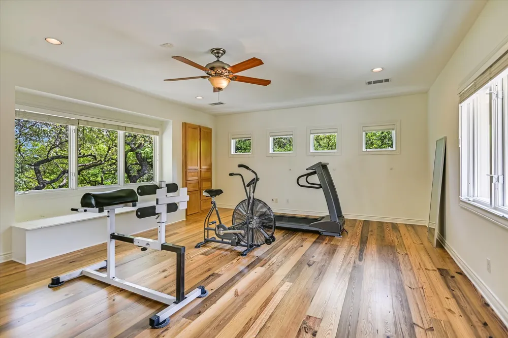 4646 Rockcliff Road Austin, TX 78746