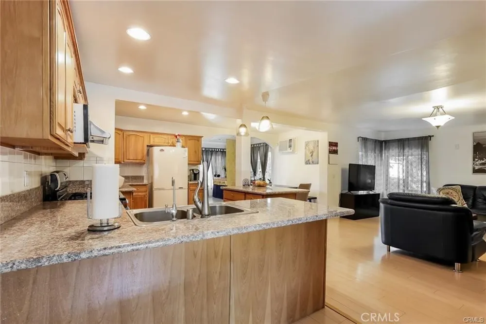 2010 Park Rose Duarte, CA 91010