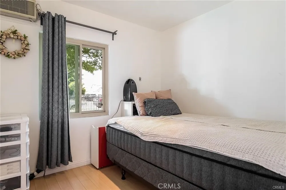 2010 Park Rose Duarte, CA 91010