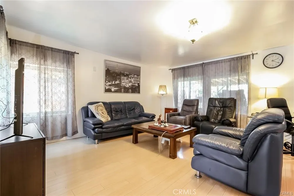2010 Park Rose Duarte, CA 91010