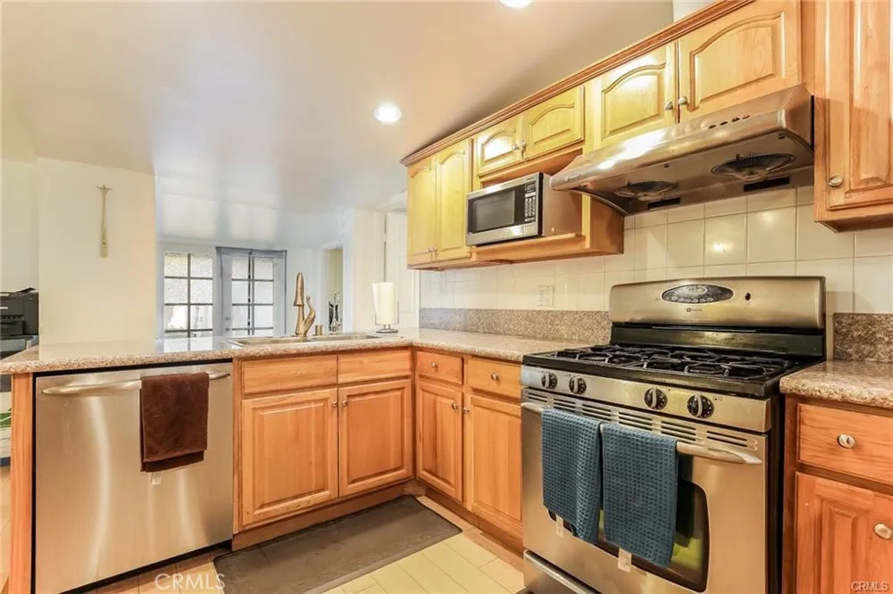 2010 Park Rose Duarte, CA 91010
