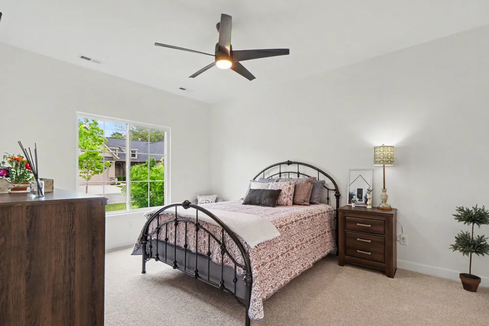 1905 E Woodglen Circle Valparaiso, IN 46383