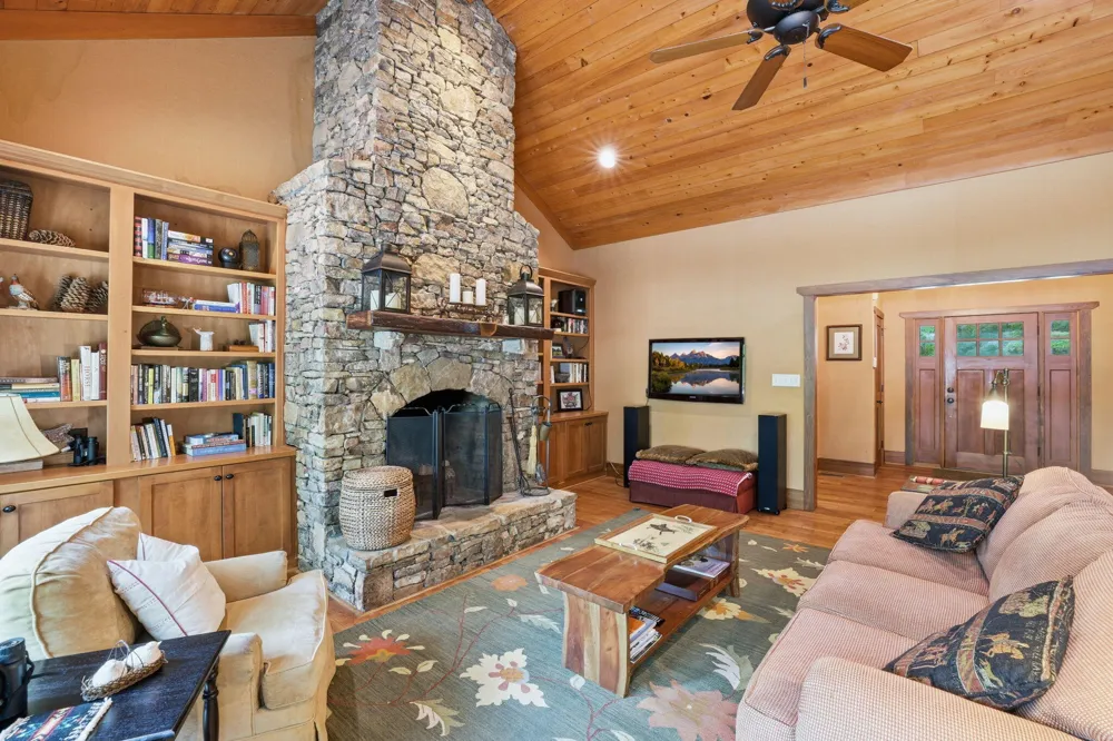 479 Lake Loop Road Menlo, GA 30731