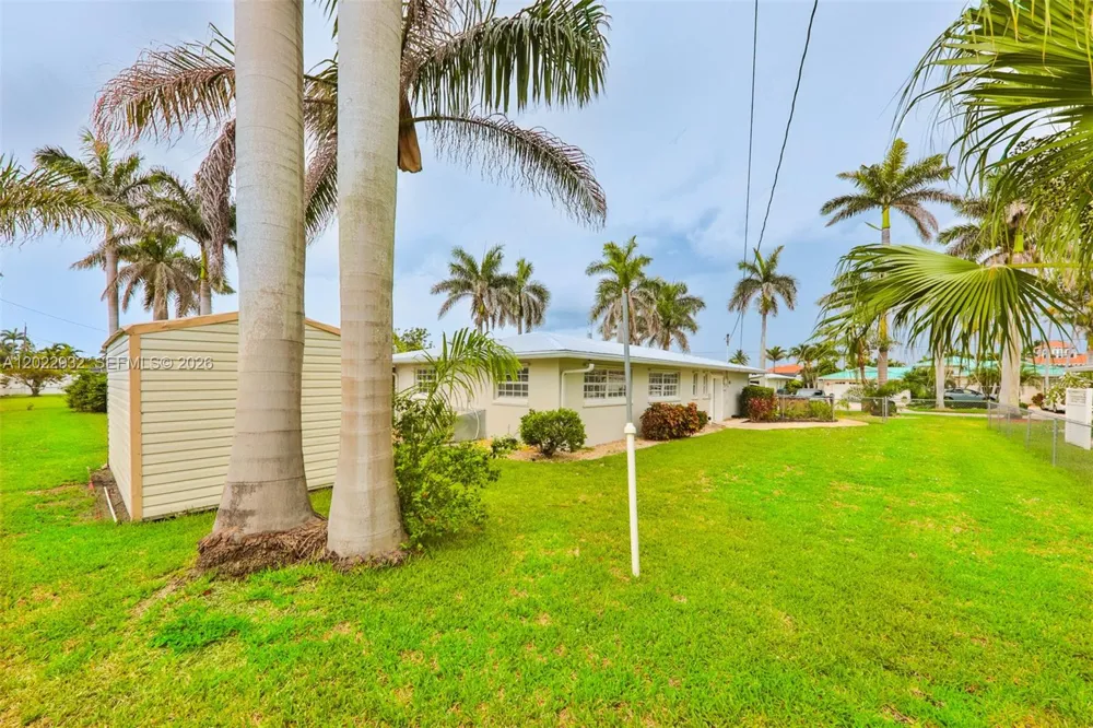 450 bayshore dr Cape Coral, FL 33904