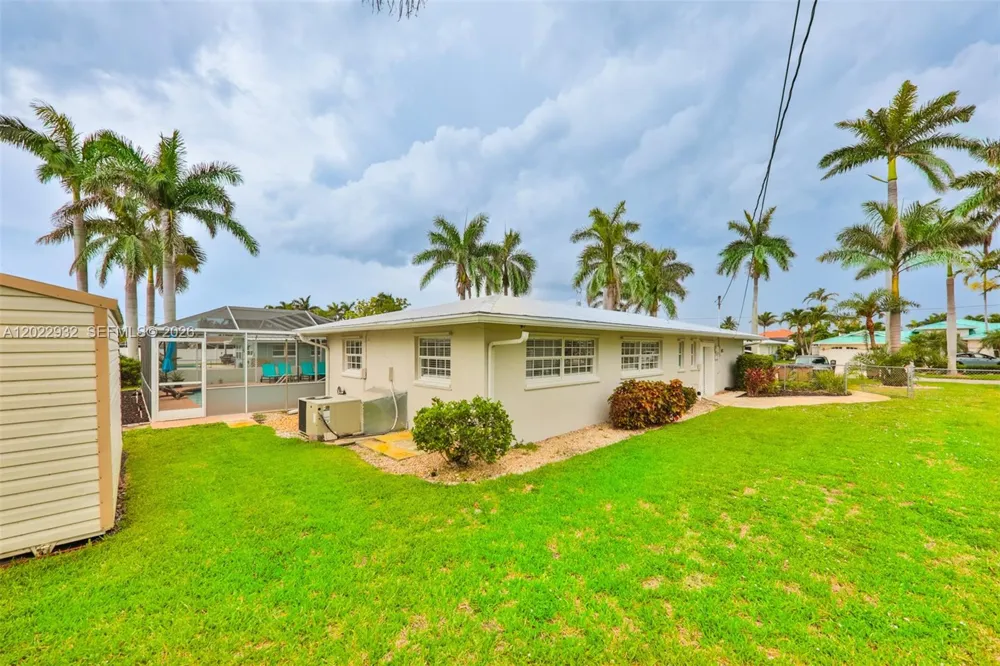 450 bayshore dr Cape Coral, FL 33904