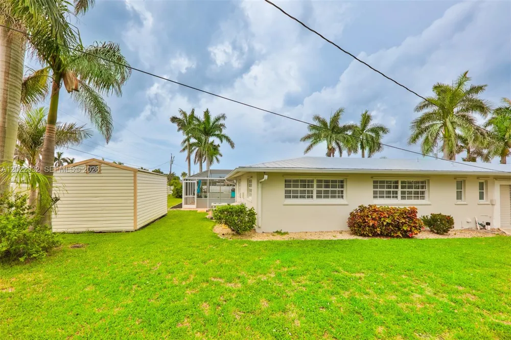 450 bayshore dr Cape Coral, FL 33904