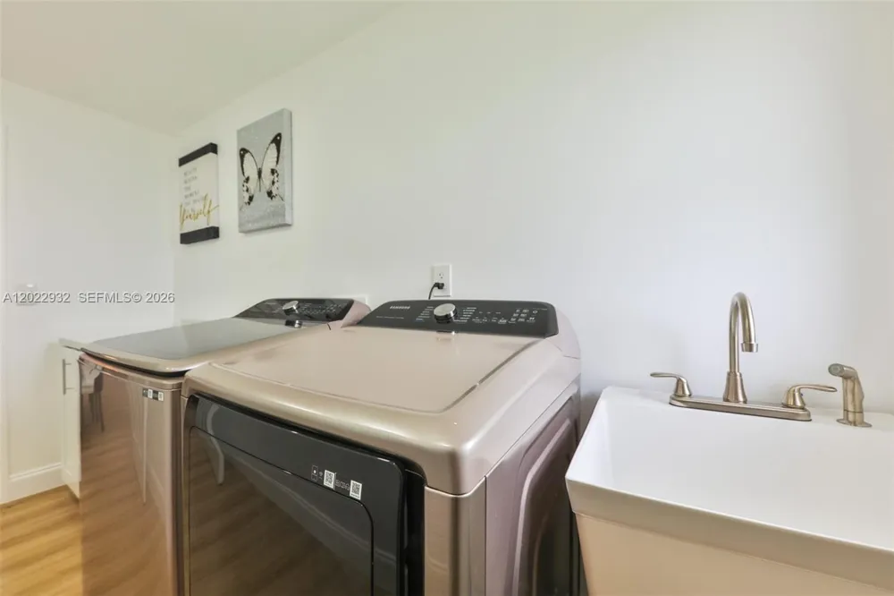 450 bayshore dr Cape Coral, FL 33904