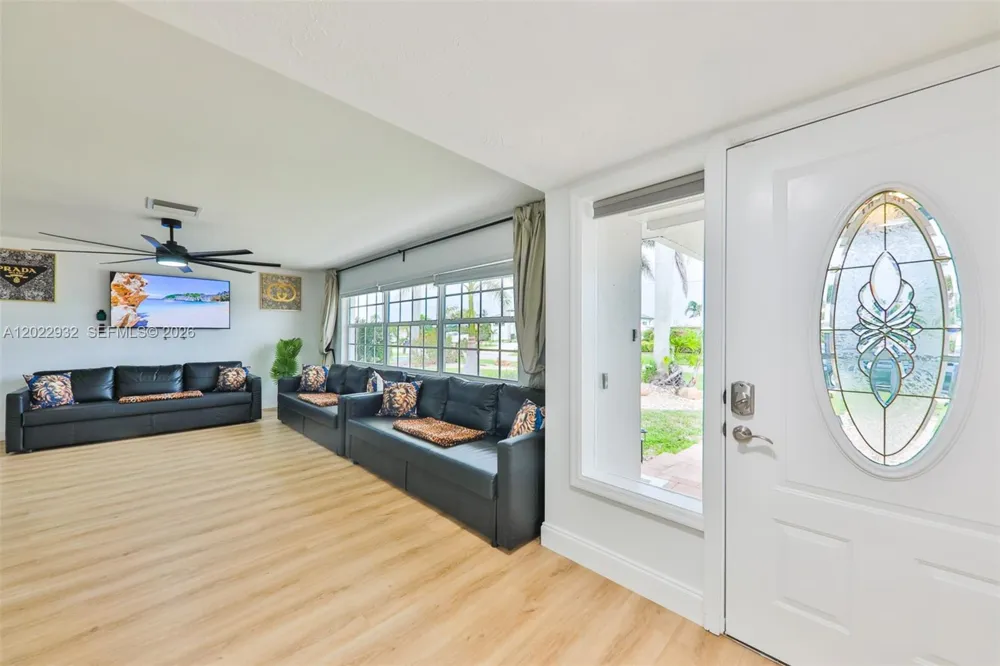 450 bayshore dr Cape Coral, FL 33904