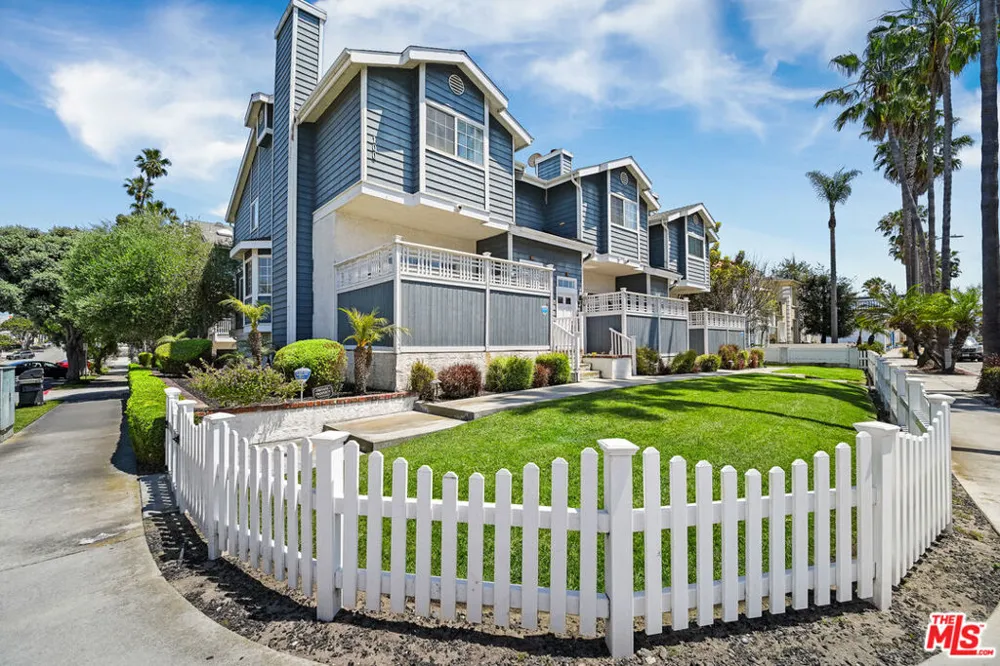 100 S Catalina Avenue #A Redondo Beach, CA 90277