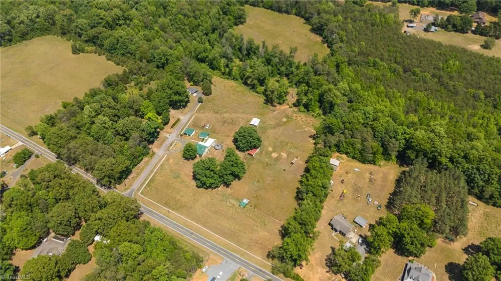 122 Buck Road Eden, NC 27288