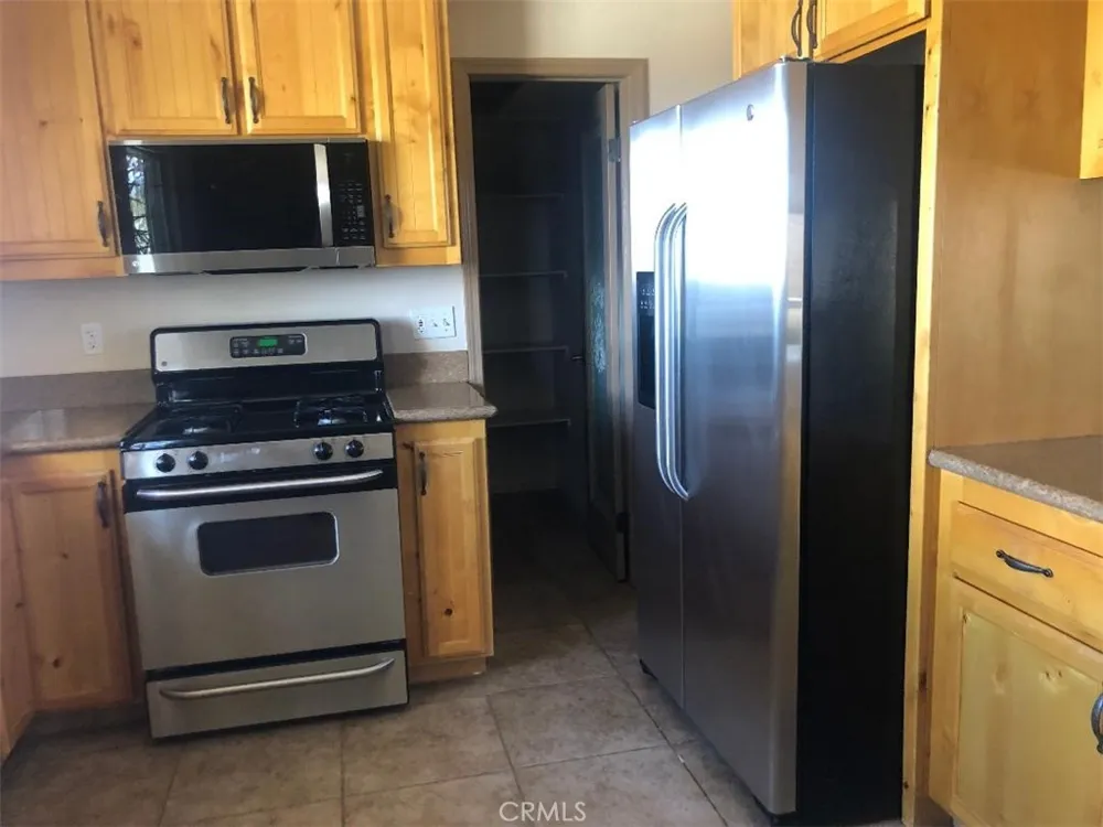16716 Hacienda Avenue California City, CA 93505