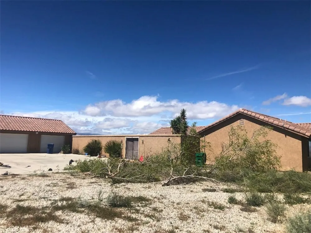 16716 Hacienda Avenue California City, CA 93505