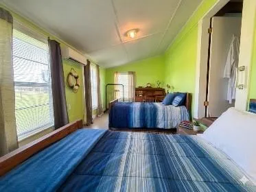 203 Mcneir Street Anahuac, TX 77514
