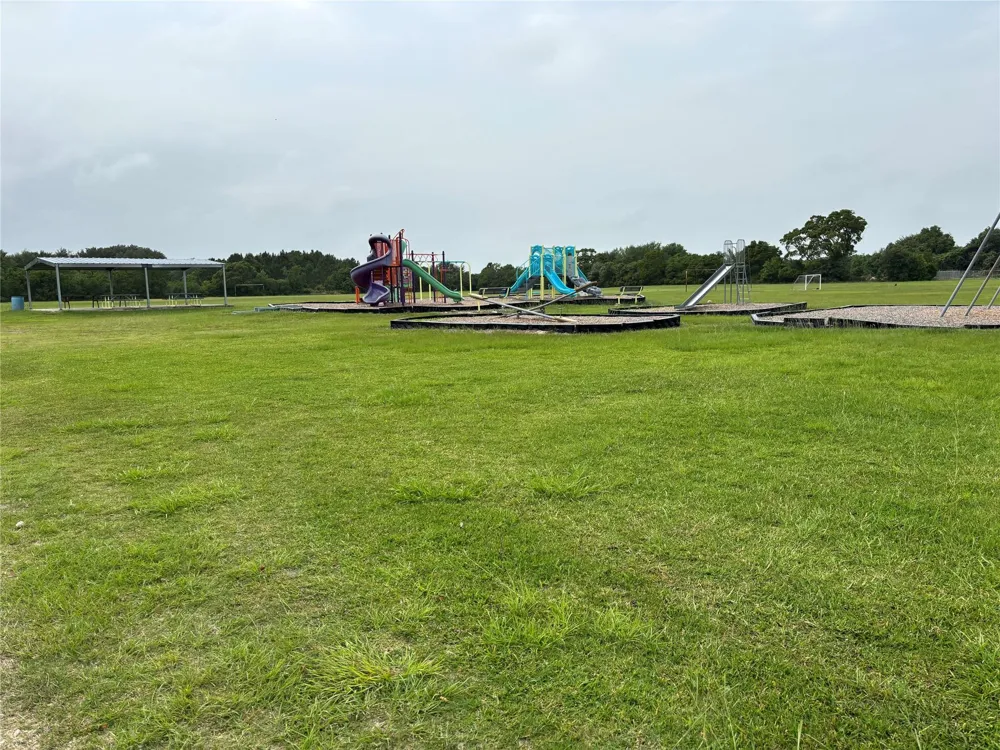 203 Mcneir Street Anahuac, TX 77514