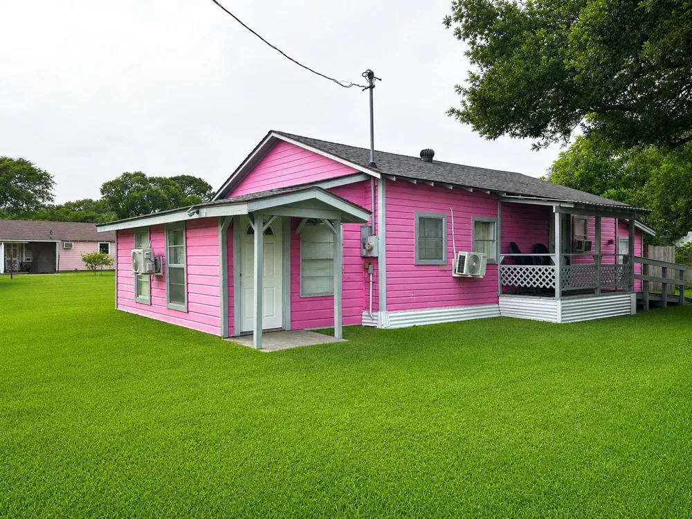 203 Mcneir Street Anahuac, TX 77514