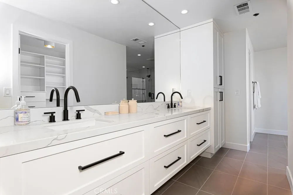 947 W Balboa Newport Beach, CA 92661