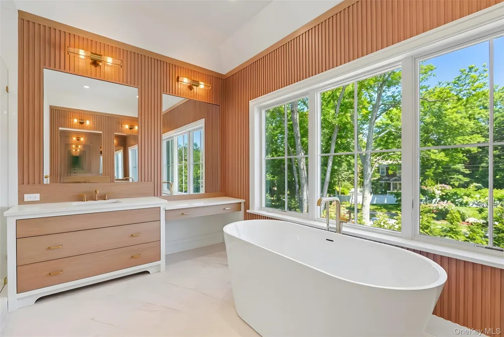 244 Sea Mecox Road Southampton, NY 11968