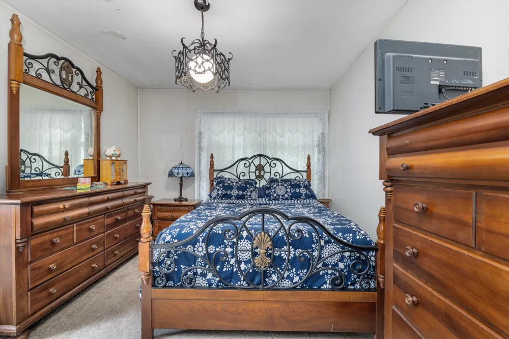 1023 Longfellow Avenue Royal Oak, MI 48067