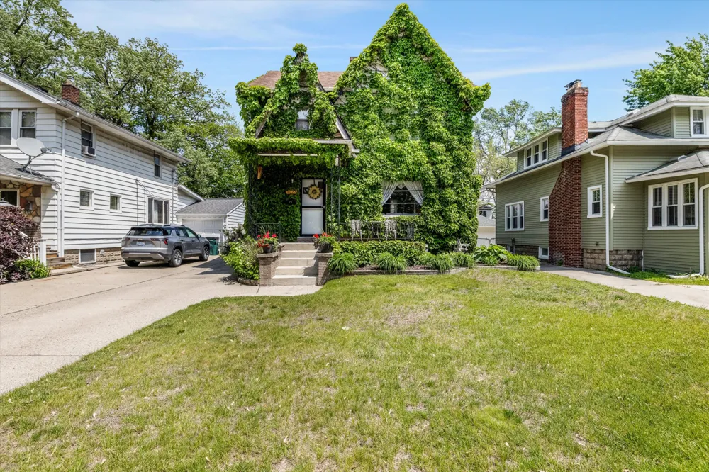 1023 Longfellow Avenue Royal Oak, MI 48067