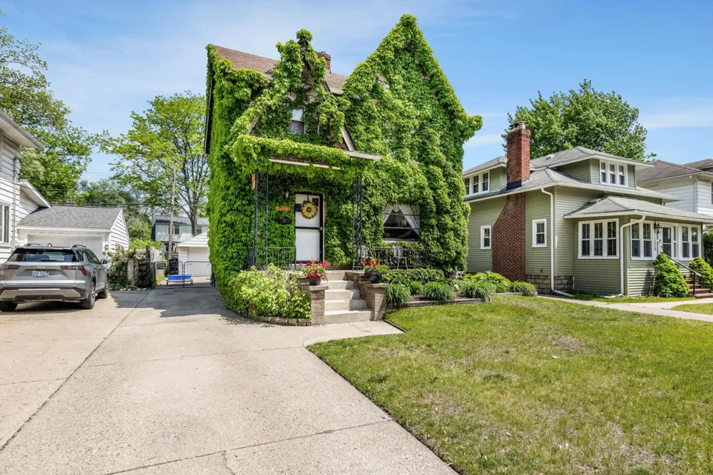 1023 Longfellow Avenue Royal Oak, MI 48067